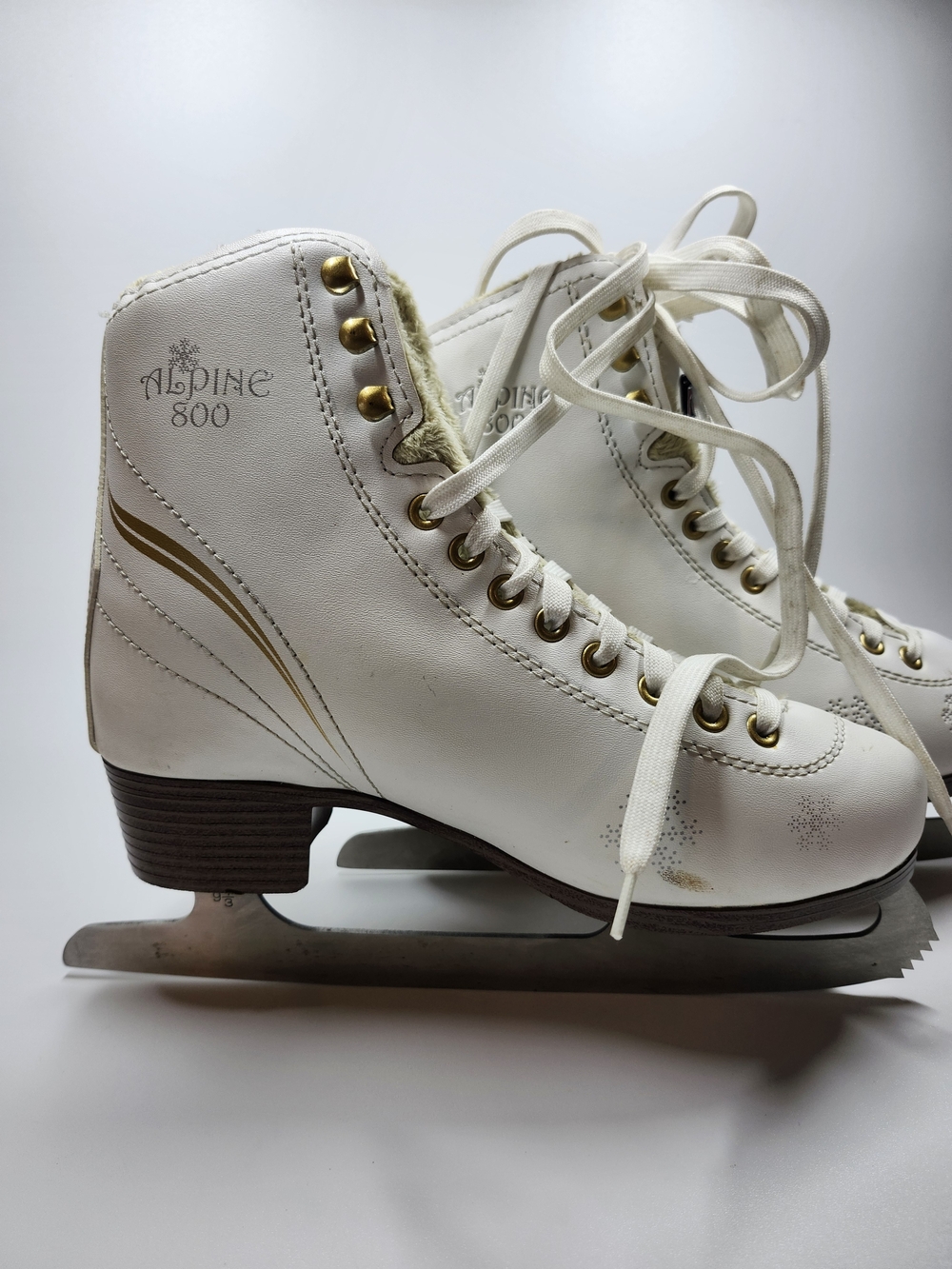 Alpine White Women's Figure Ice Skates with Gold Accents Sz9